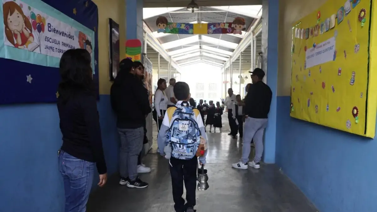 A pesar de desafíos, docentes mantienen alto compromiso, pero insatisfacción salarial.