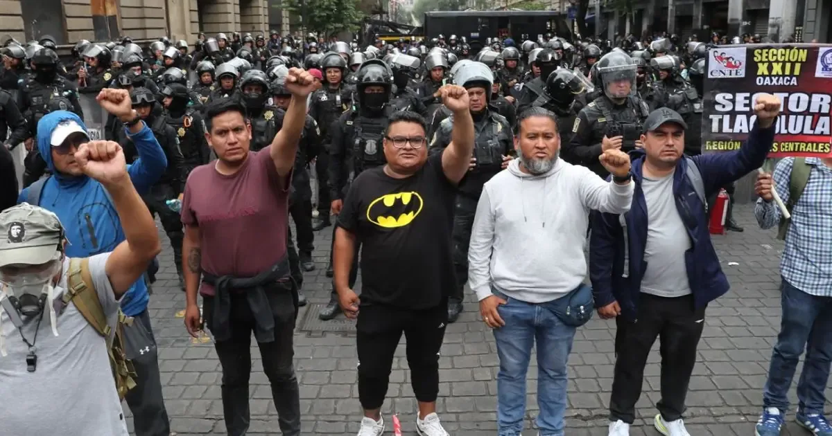 El Gobierno prioriza la imagen ante el Mundial de 2026, ignora demandas laborales de docentes.