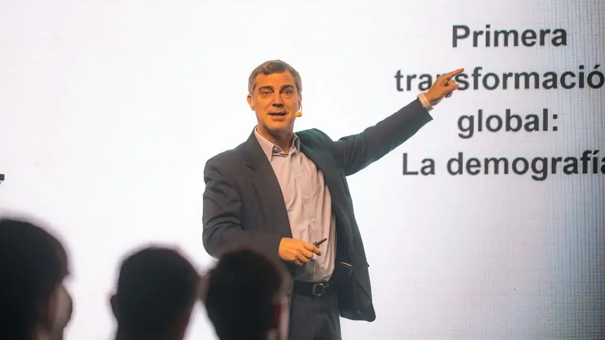 El especialista destaca la importancia de diversificar la economía argentina más allá del agro.