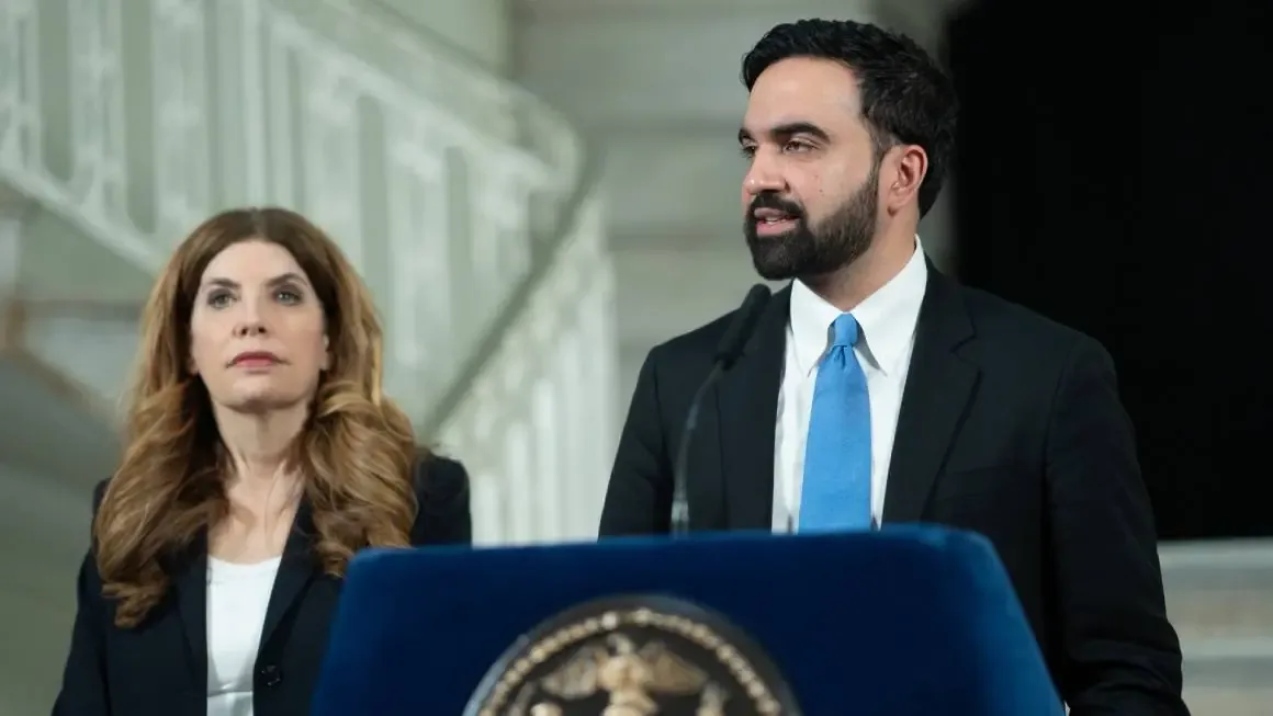 El alcalde de Nueva York demanda una investigación tras el deceso de Lorenzo Salgado Araujo en Texas.