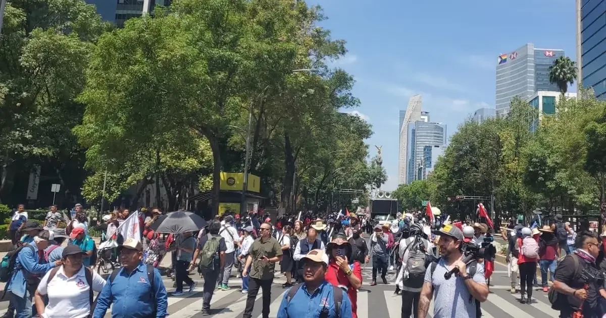 Diversos colectivos se manifiestan en diferentes puntos de la ciudad por derechos y justicia social.