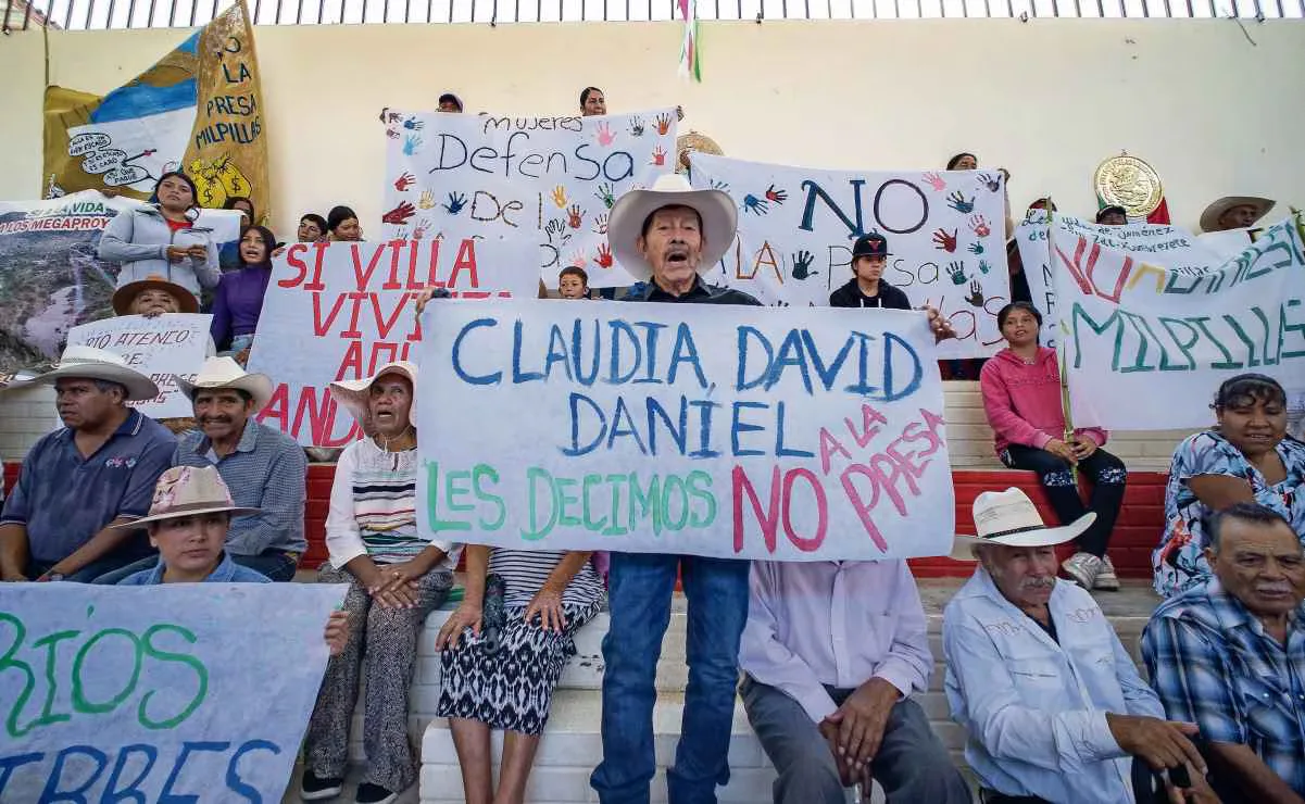 Manifestantes en Jiménez del Teúl expresando su rechazo al proyecto Milpillas.