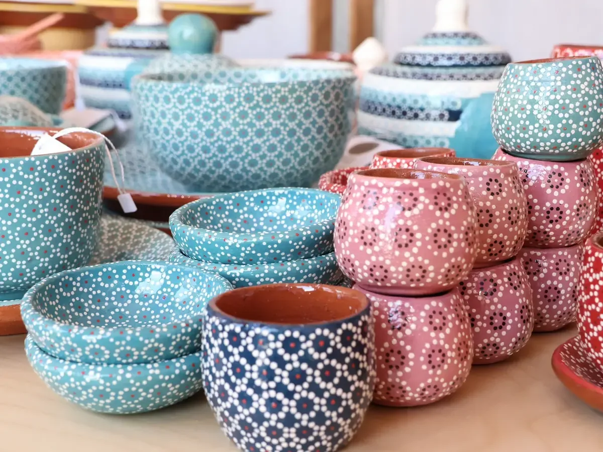 La diversidad artesanal de Michoacán se sostiene gracias a un mercado activo y la labor de conservación de las autoridades.
