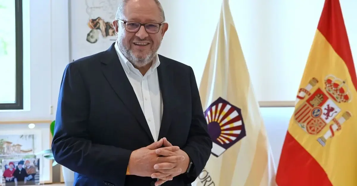 Manuel Torralbo, actual rector, se postula para la reelección en un proceso electoral innovador.