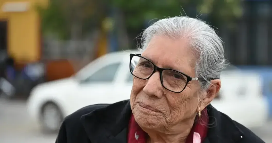 La activista se manifiesta sobre la importancia del derecho al sufragio en la colonia Josefa Ortiz.