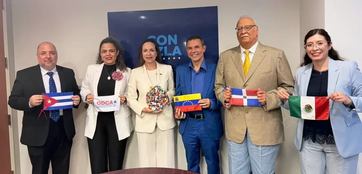 La líder venezolana busca apoyo para garantizar elecciones transparentes en su país.