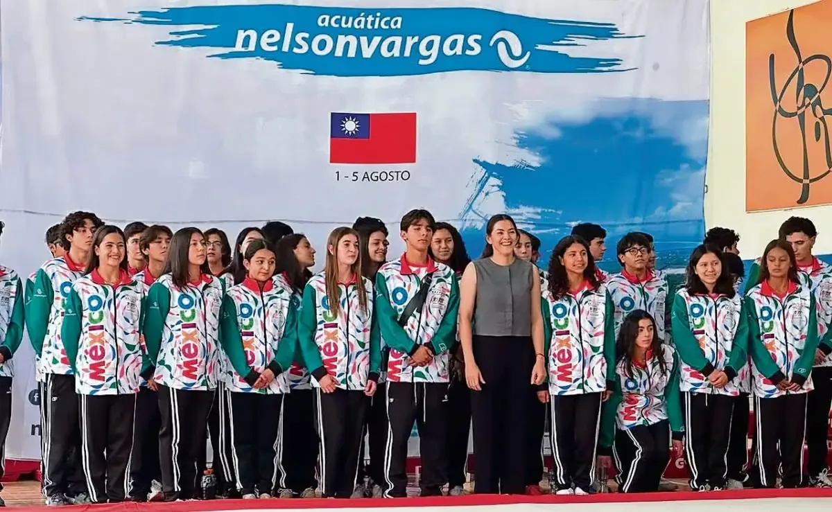 La icónica medallista olímpica dio una emotiva ceremonia a la delegación mexicana que participará en Taipéi.