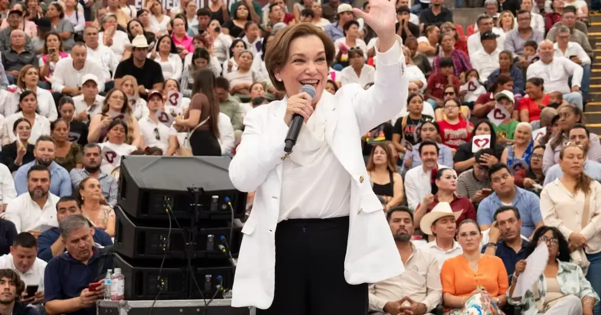 La aspirante de Morena llama a priorizar el bien del pueblo sonorense en un encuentro estatal.