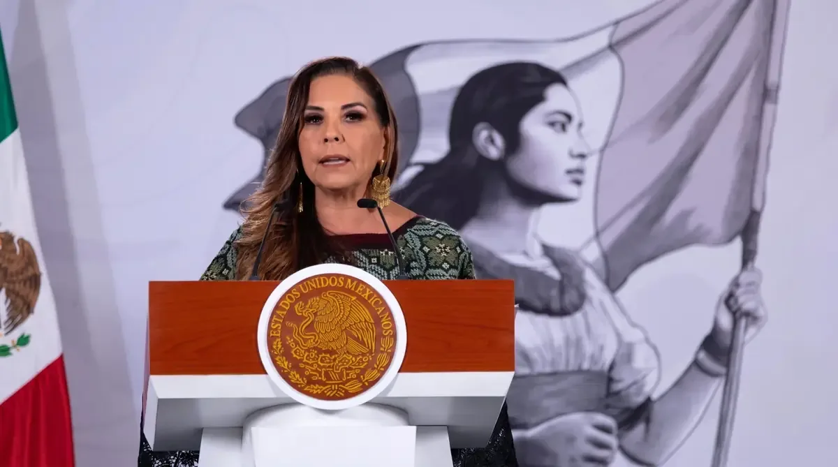La gobernadora de Quintana Roo es cuestionada por sus viajes en aeronaves vinculadas a empresas con contratos gubernamentales.