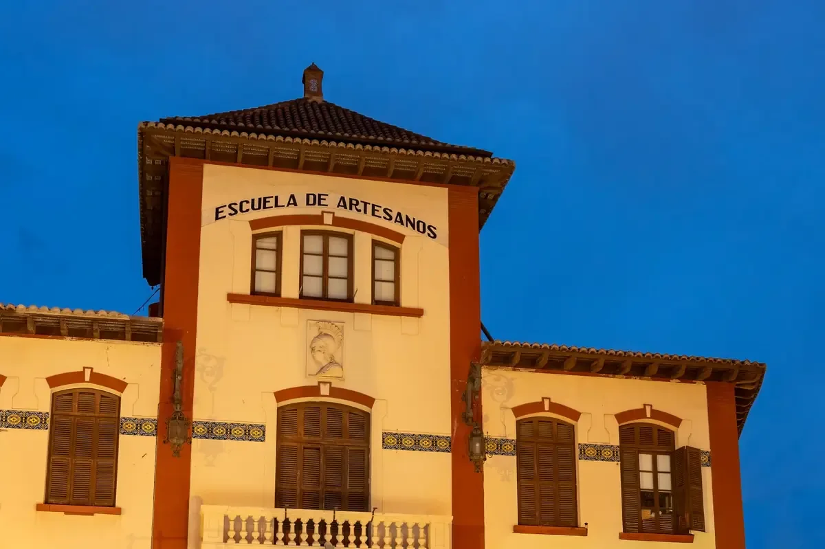 La Alcaldía de Maracaibo promueve el talento artístico local con nuevas inscripciones en diversas disciplinas.