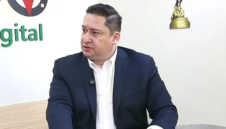 El legislador panista lanza críticas a la movilización de MORENA, cuestionando su objetivo y conexión con la legalidad.