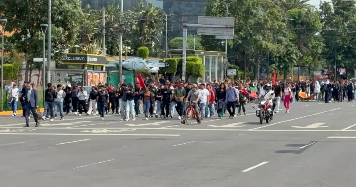 Estudiantes de Zacatenco marcharán hacia la Glorieta del Ahuehuete y se esperan bloqueos en diversas zonas.