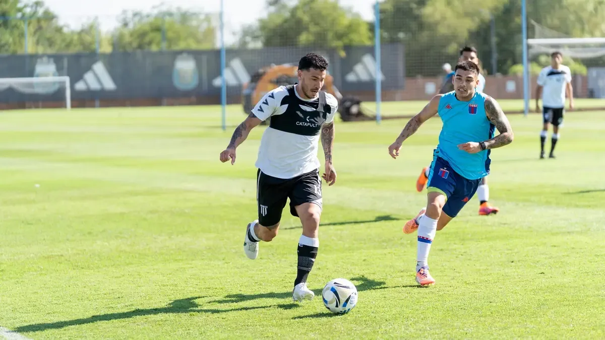 El defensor quiere regresar al club donde se formó y jugar la Copa Libertadores.