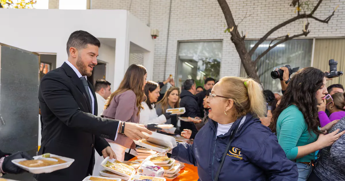 Mariana Rodríguez durante la celebración del Día de la Candelaria en el DIF Nuevo León.