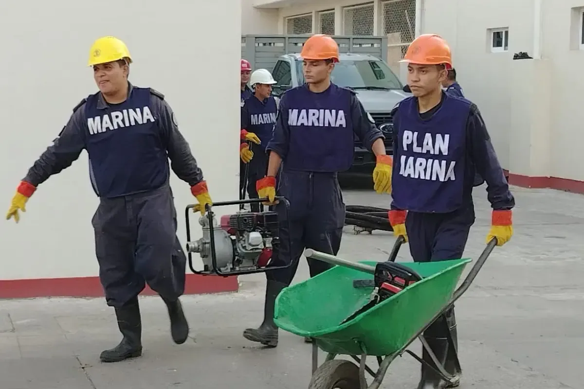 La Secretaría de Marina implementa acciones para salvaguardar la vida humana ante la llegada del ciclón.