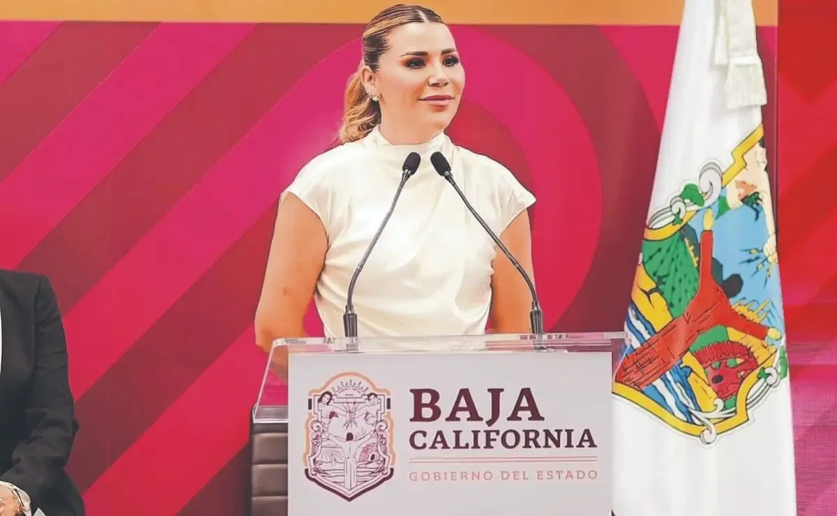 La gobernadora sostiene que audios filtrados se utilizaron para afectarla políticamente.