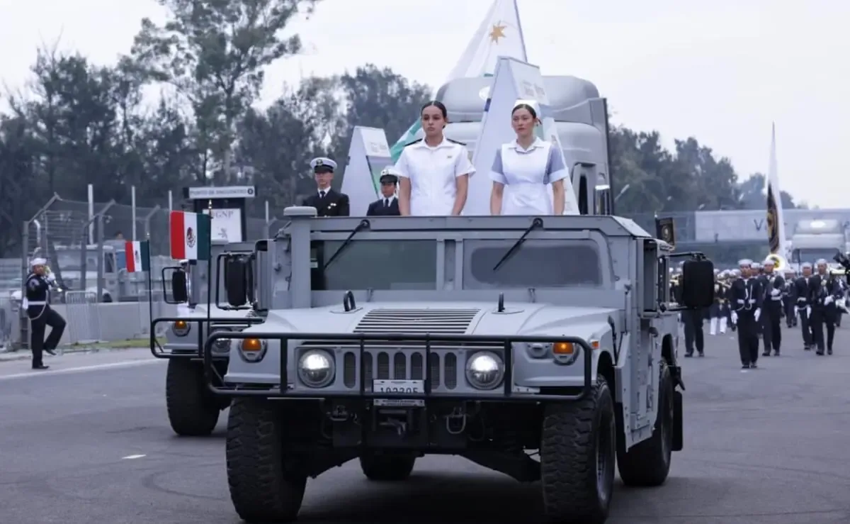 La Secretaría de Marina despliega una impresionante fuerza en la práctica para el desfile de la Independencia.