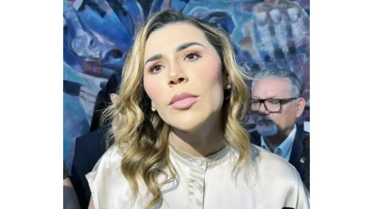 La gobernadora de Baja California desmiente negociaciones secretas y confirma trámites legales para su visa.