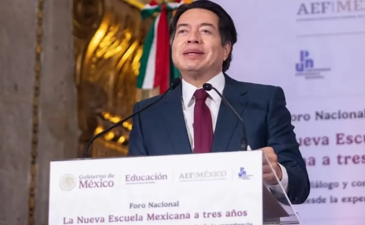 El Secretario de Educación anunció nuevas reglas sobre el uso de celulares en escuelas.