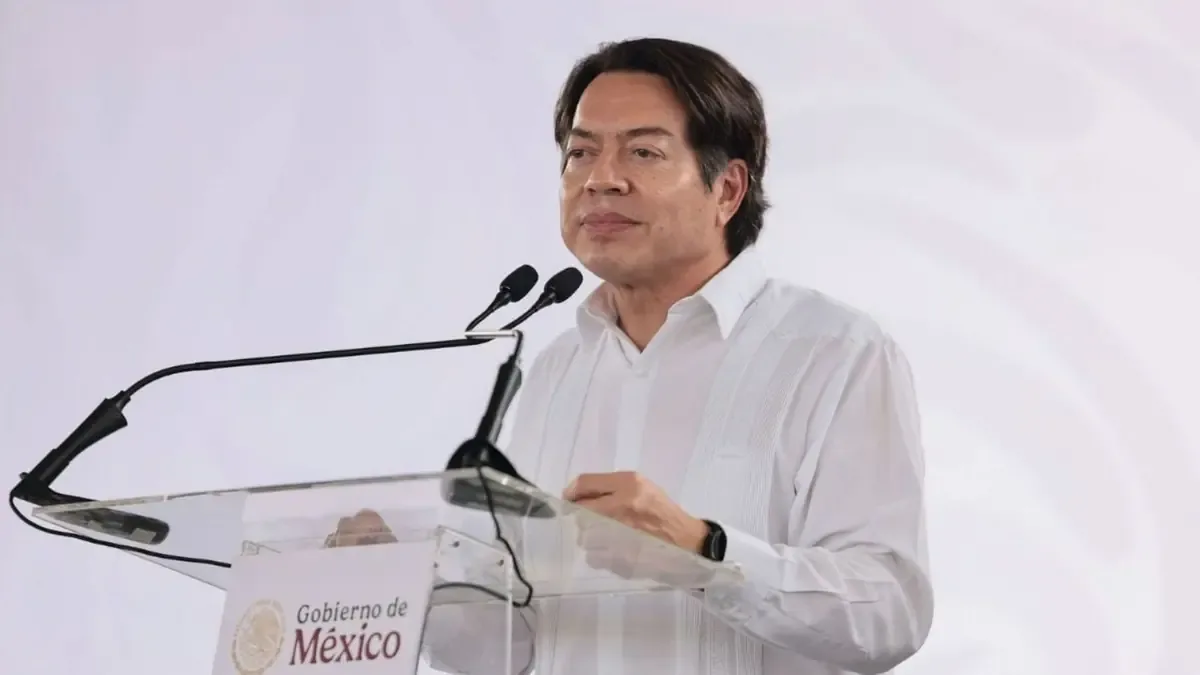 El secretario de Educación Pública explica el origen de los fondos y su uso para atender el rezago educativo.