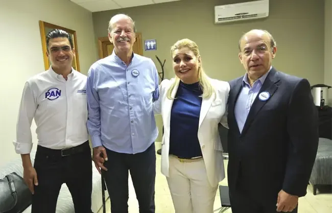 La gobernadora de Chihuahua, respaldada por ex presidentes, critica la relación de Morena con el crimen organizado.