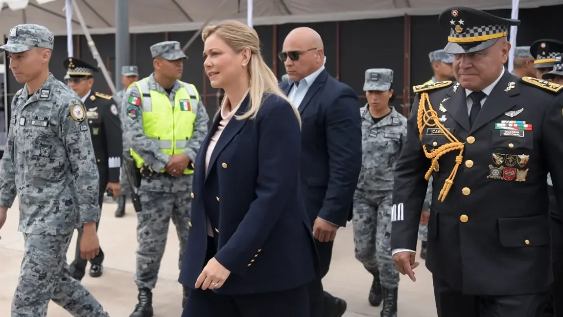 La gobernadora de Chihuahua destaca el compromiso de la Guardia Nacional en la seguridad del estado durante su ceremonia conmemorativa.