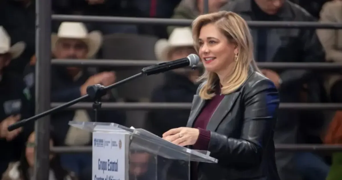 La gobernadora resalta el compromiso en la lucha contra el narco y niega nexos con la CIA.