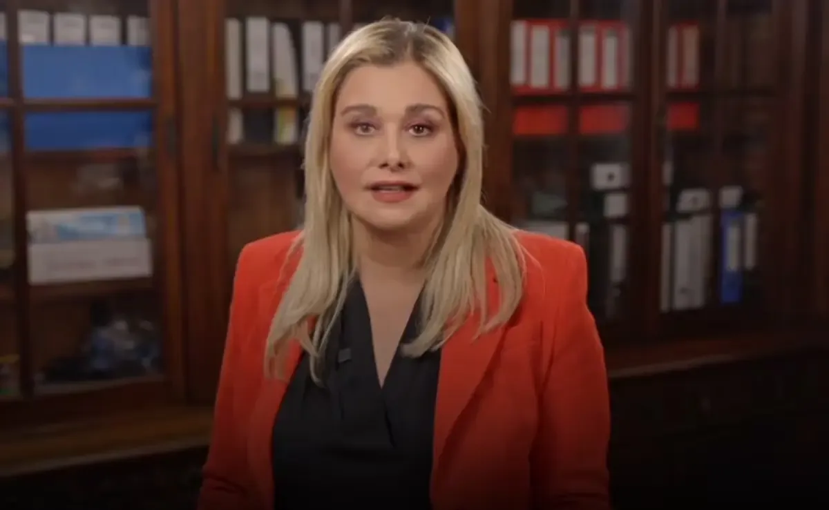 La gobernadora argumenta que la legislación protege la votación en la entidad.