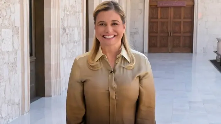 La gobernadora de Chihuahua afirma que enfrenta persecución política tras citatorio de la Fiscalía General de la República.