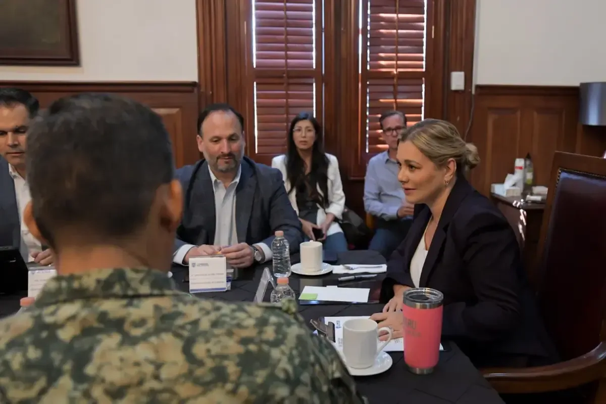 La gobernadora de Chihuahua renueva su equipo en preparación para la contienda electoral de 2027.