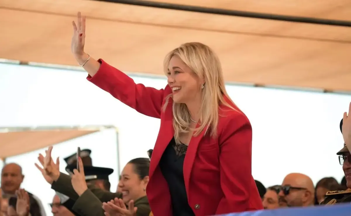 La gobernadora de Chihuahua busca fortalecer la colaboración en seguridad y recursos hídricos durante la visita de la presidenta.