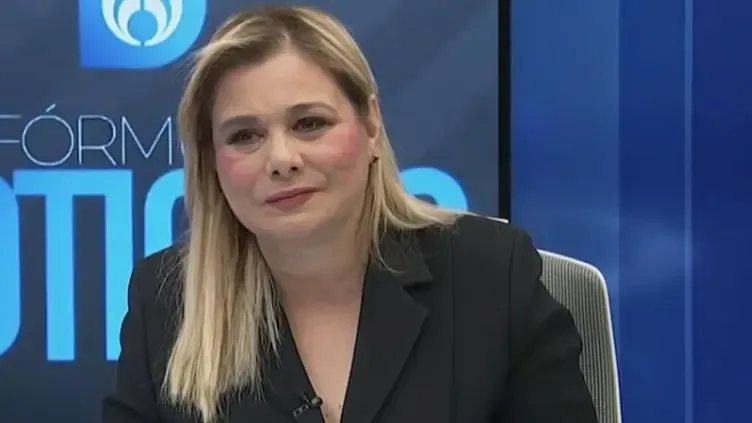 La gobernadora de Chihuahua defiende su gestión y su permanencia en el cargo ante ataques del gobierno federal.