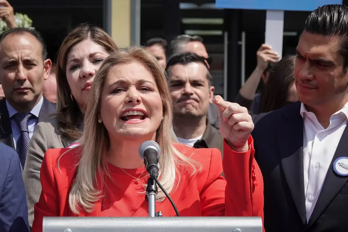 La gobernadora de Chihuahua toma decisiones políticas que marcan un cambio en su lealtad.