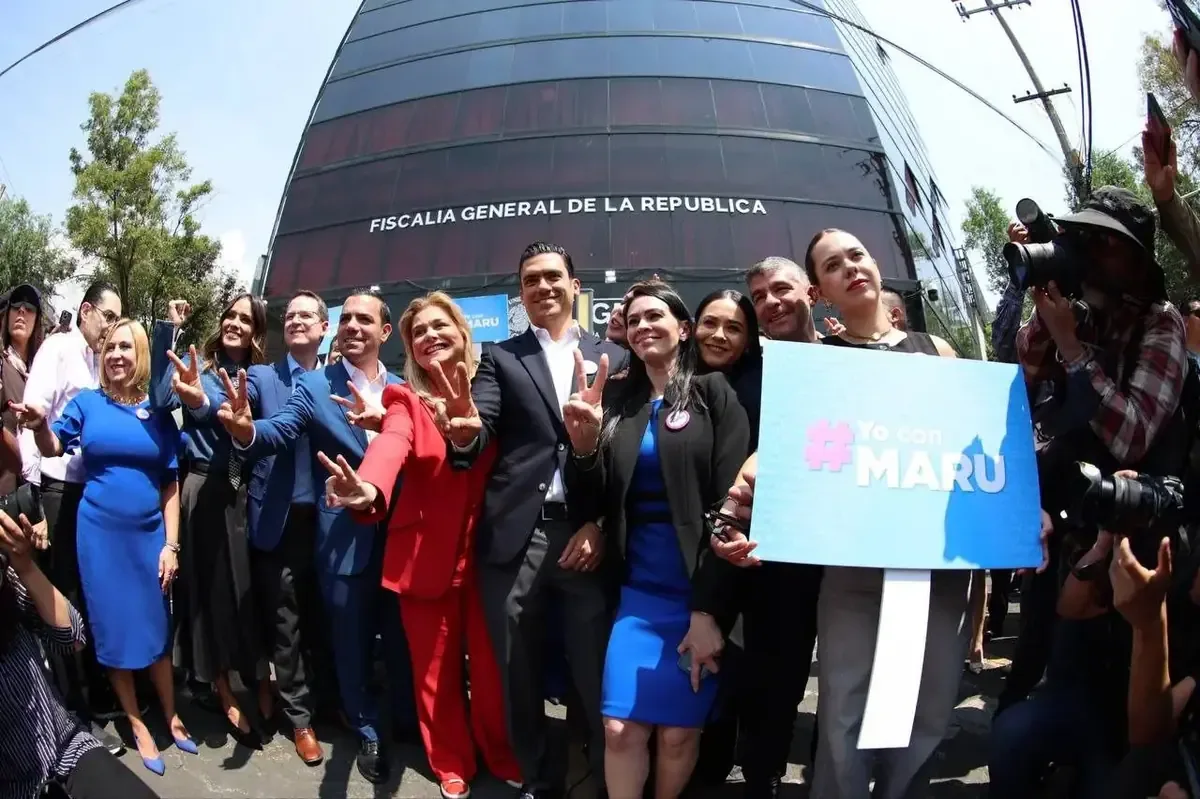 La gobernadora de Chihuahua enfrenta investigaciones por supuestos operativos ilegales y acusa al gobierno federal de hostigamiento.