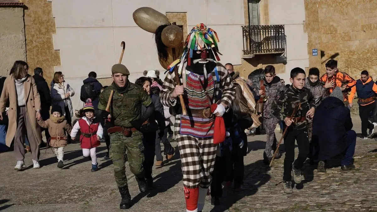 Mascaradas tradicionales de Zamora se expondrán en el centro de Madrid el 21 de febrero, promoviendo la cultura y el patrimonio regional.