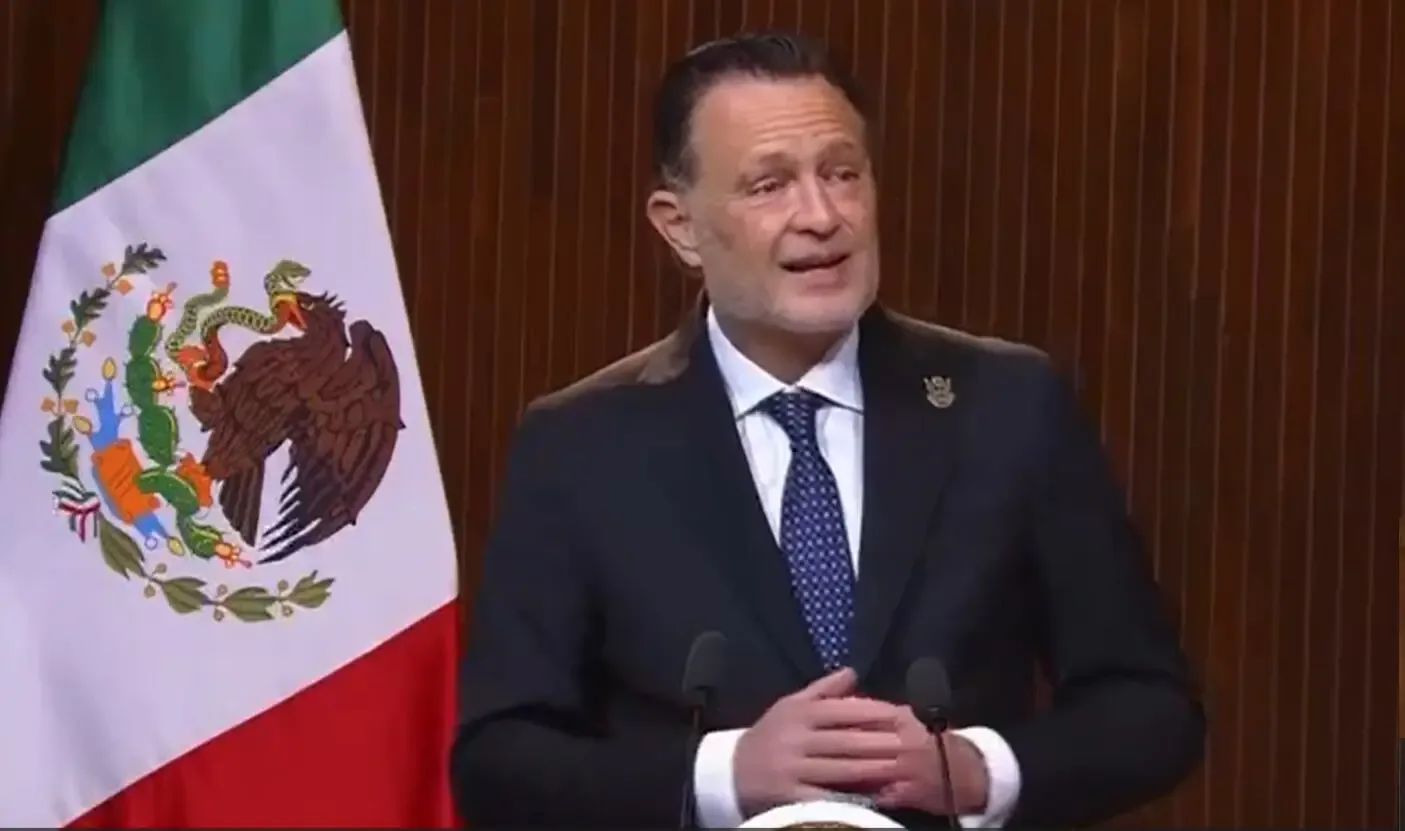 Mauricio Kuri enfatizando la importancia de la Constitución en Querétaro.