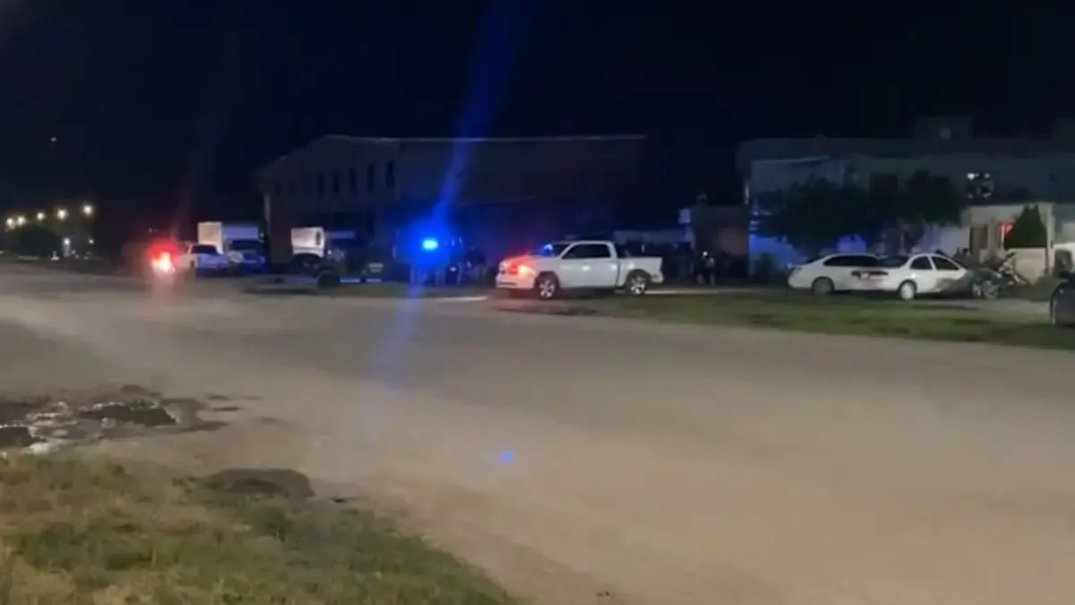 La víctima, identificada como Jairo Gabriel Rodríguez, fue atacada en su taller tras una discusión.