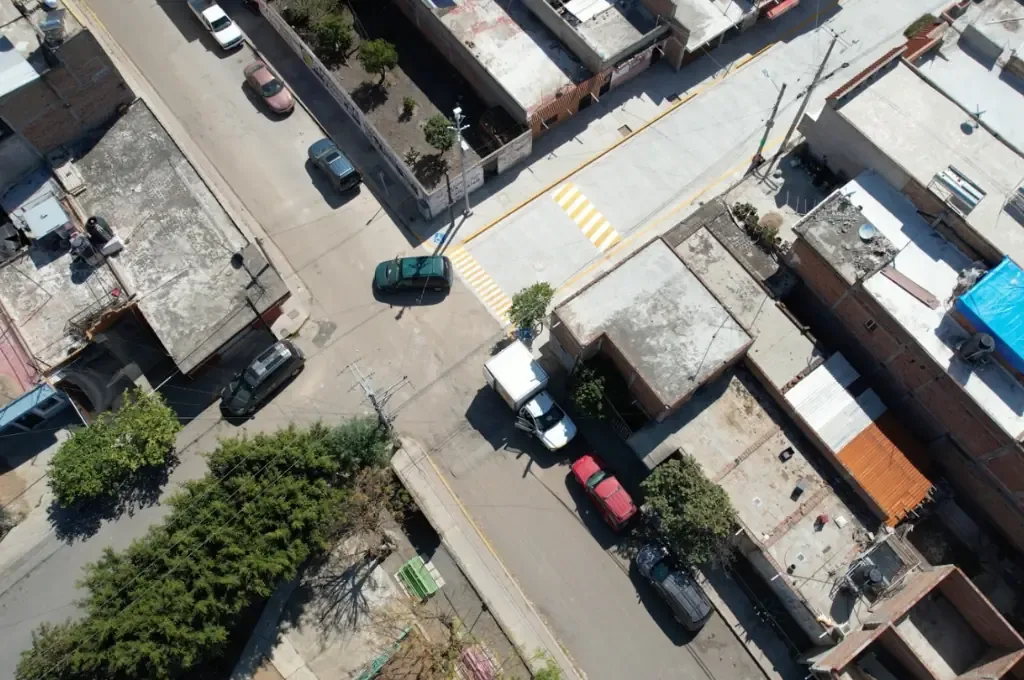 Mejora significativa en la infraestructura vial beneficia a la comunidad local.