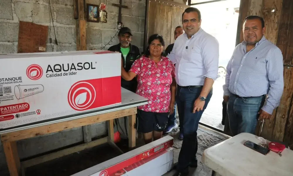 El programa "Apoyos que Construyen" de Colón facilita el acceso a tecnología solar para las familias locales.