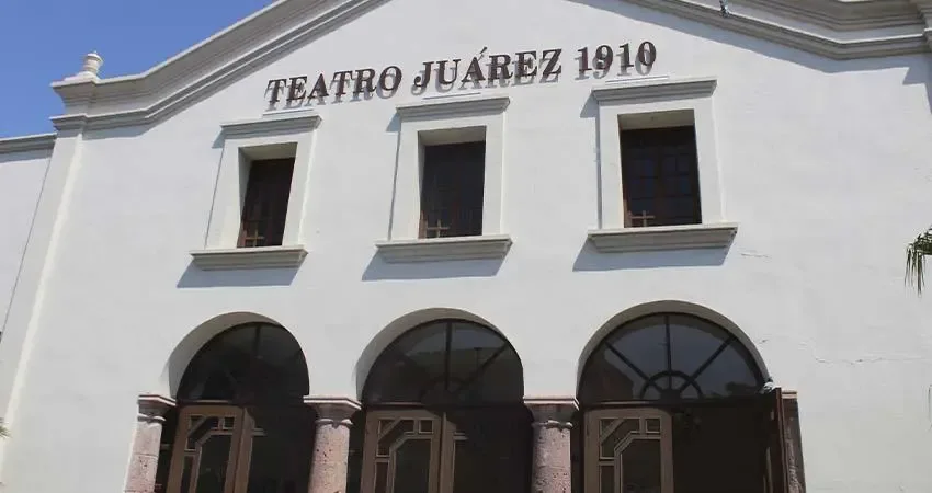 Mejoras en el Teatro Juárez de La Paz para el fomento cultural.