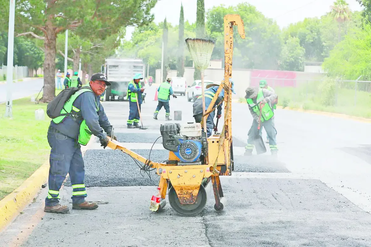 El Ayuntamiento rehabilita calles para facilitar el tránsito y desarrollo urbano en la ciudad.