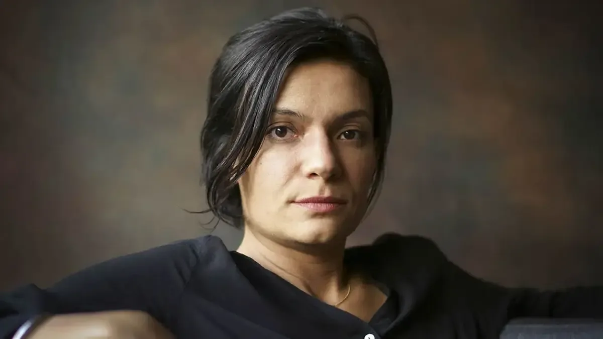 La autora revela las complejidades de ser madre y mujer en su nueva novela.