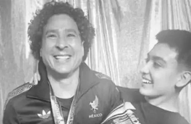 La divertida broma de Ochoa al joven Mora resalta la camaradería en la Selección Mexicana.