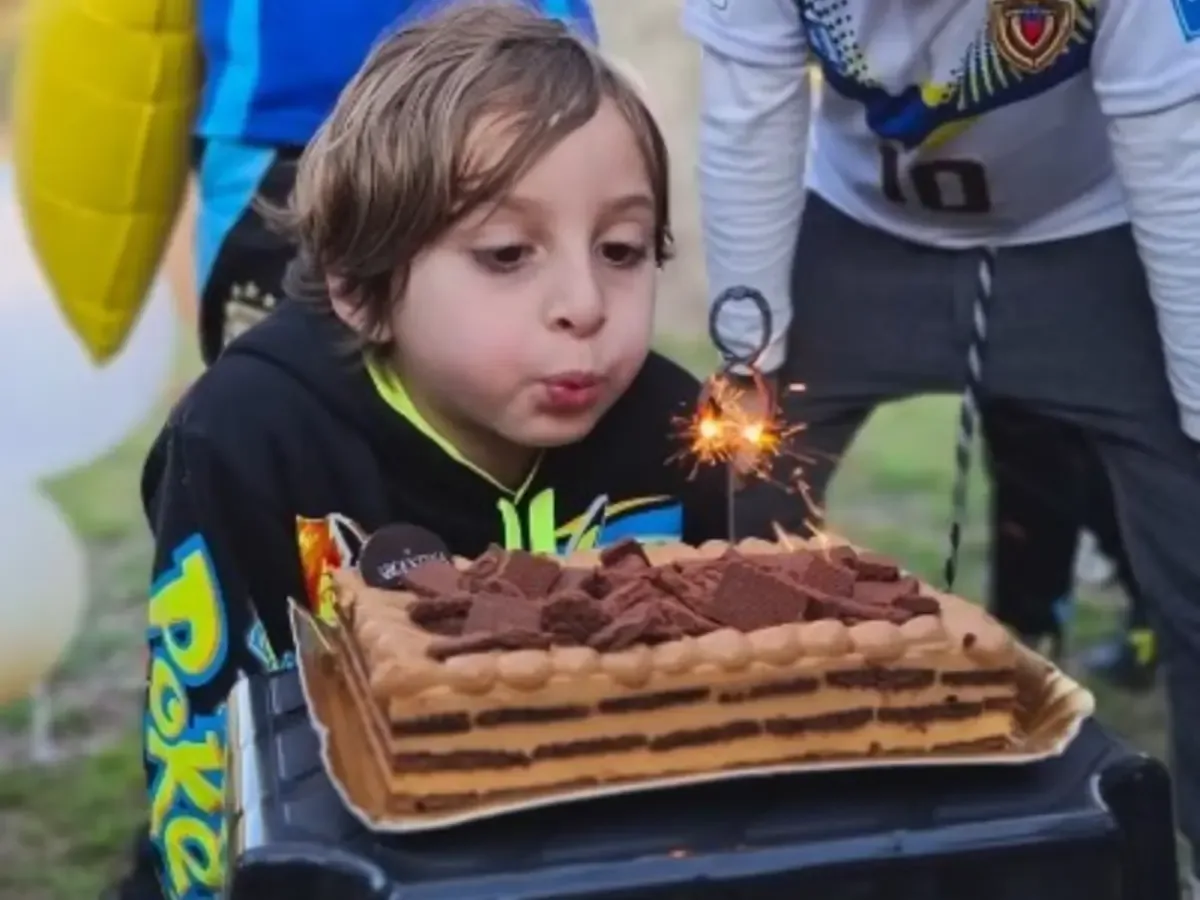 La comunidad se une en la esperanza de que Lucas regrese a casa en su noveno cumpleaños.