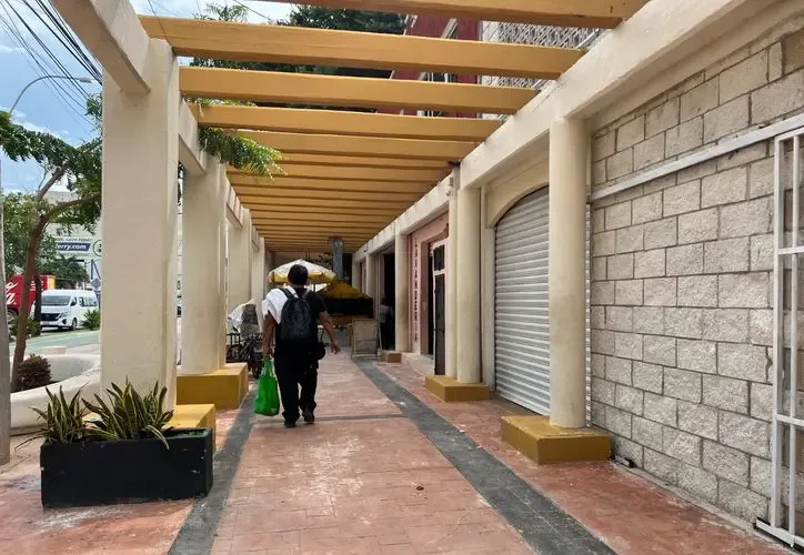 Mercado turístico en Puerto Juárez, proyectado para atraer más visitantes.