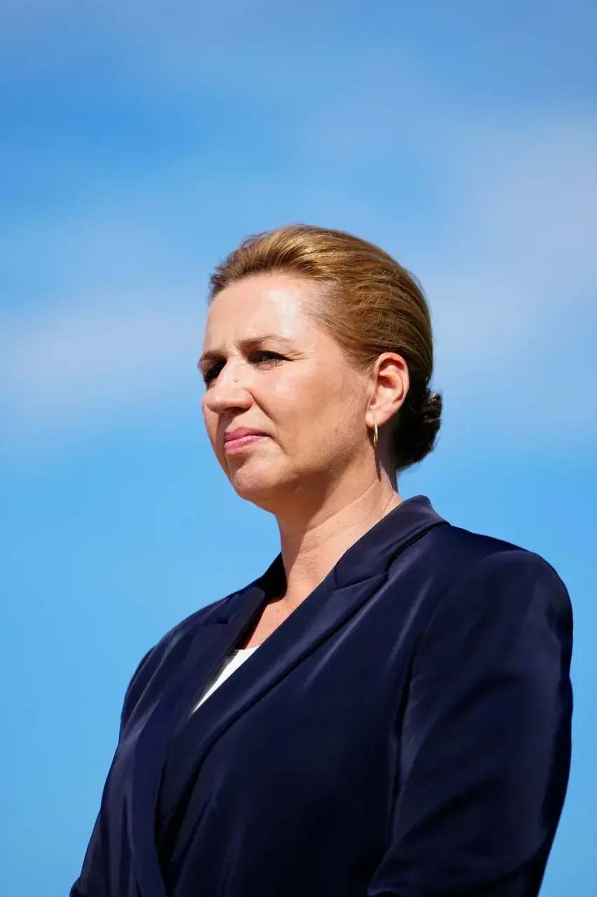 La primera ministra danesa enfrentará retos internos y seguirá apoyando a Ucrania.