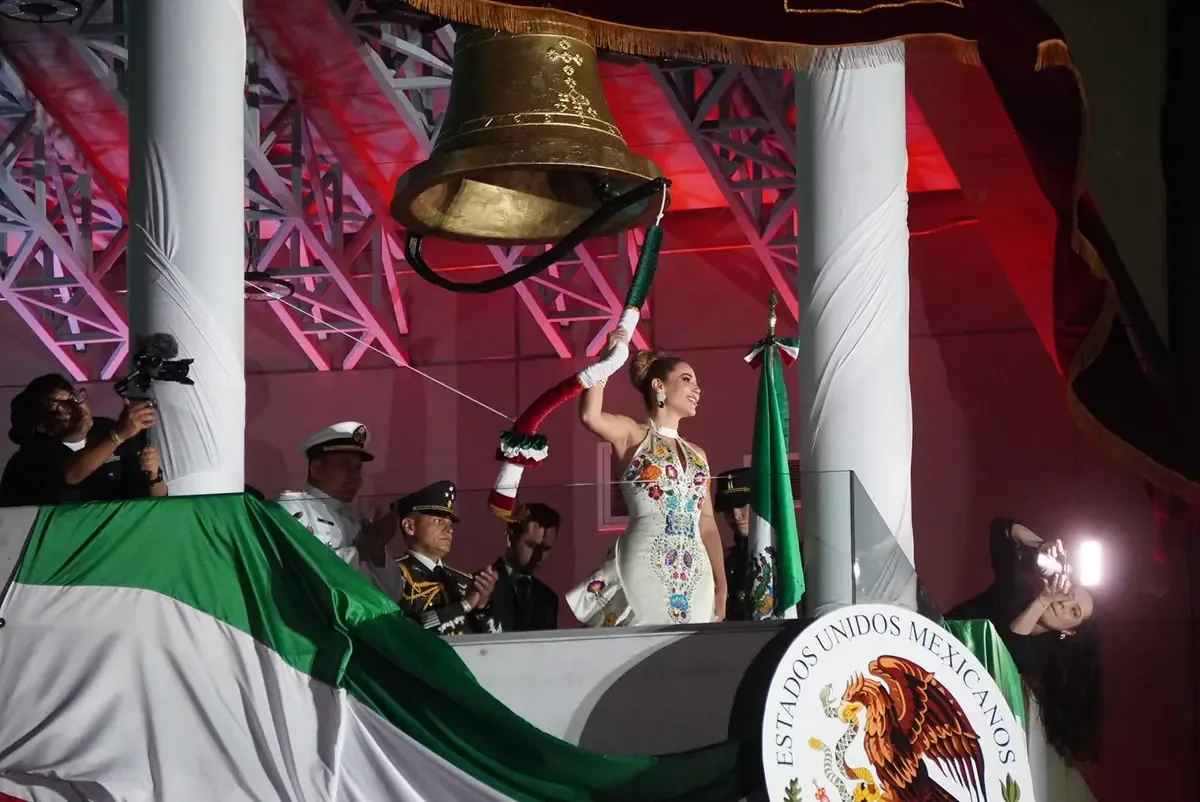La gobernadora Marina del Pilar Ávila encabezó la ceremonia con música y un espectáculo de drones.
