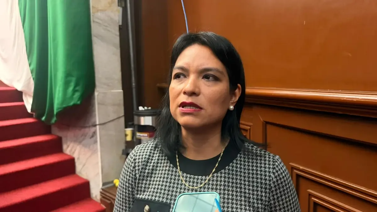 La diputada Eréndira Isauro lamenta la falta de atención a la lengua purépecha en escuelas de Michoacán.