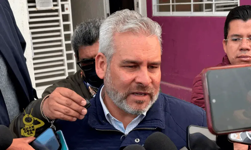 Michoacán asegura pagos para trabajadores de salud post-retraso del IMSS.