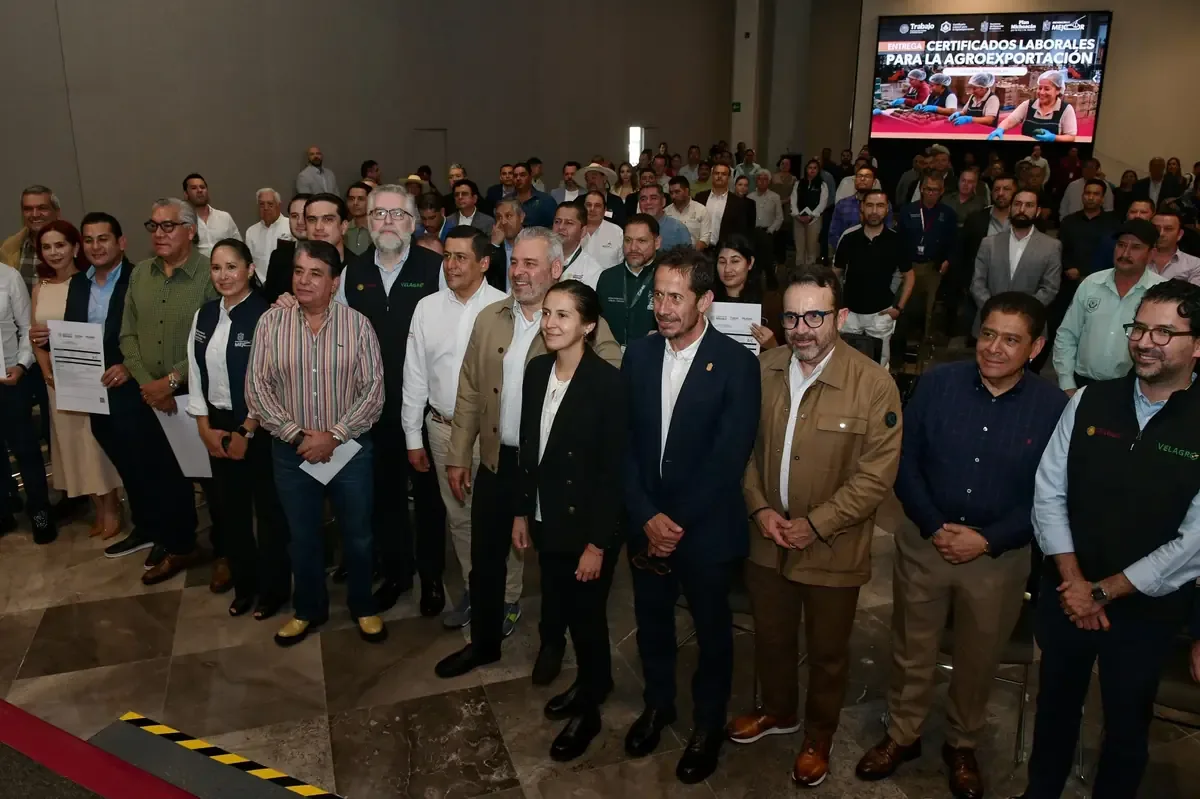 Se entregaron los primeros certificados laborales que aseguran seguridad social a aguacateros en la entidad.